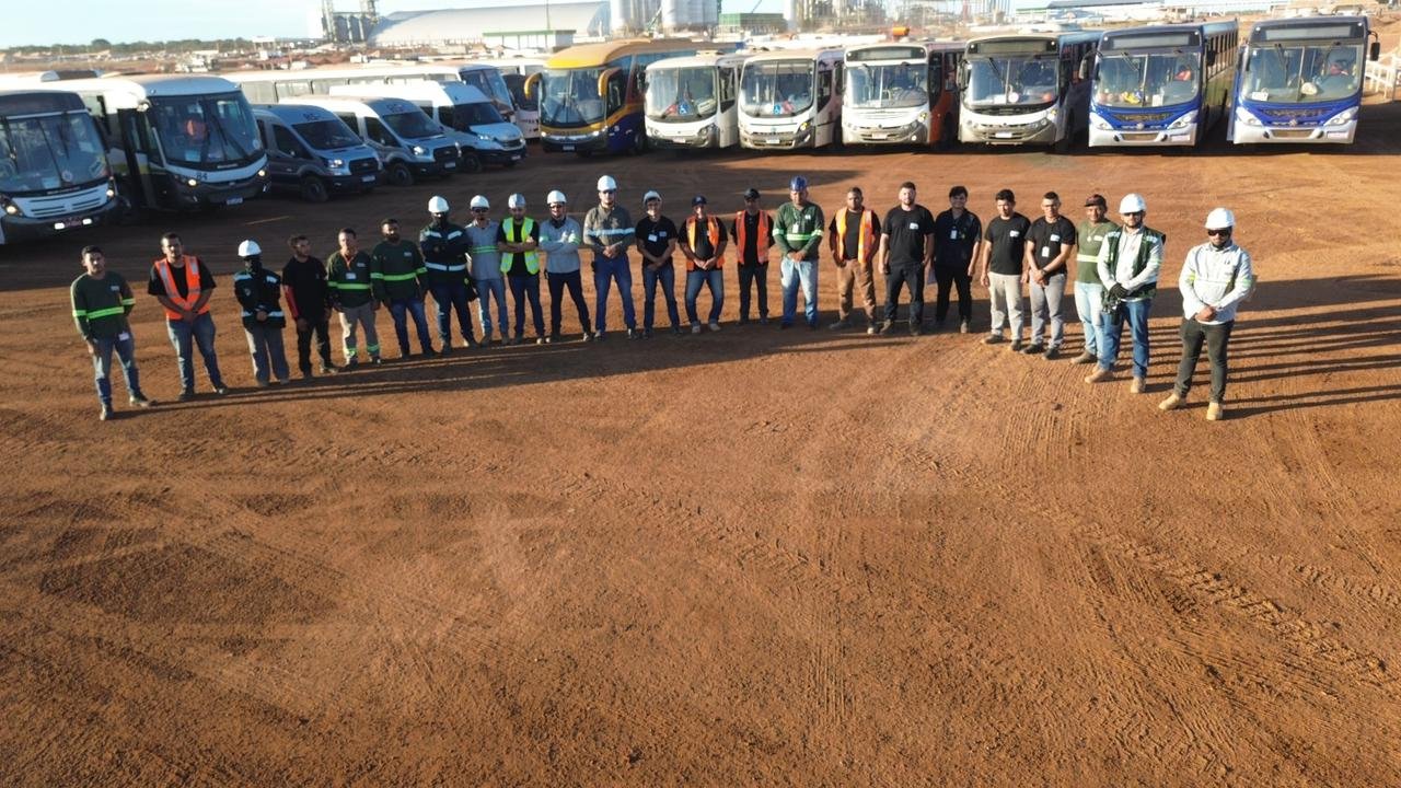 Transporte de pessoas e vans para fretamento turístico